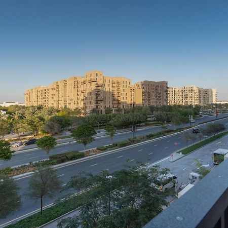 Town Square Villa Dubai Exterior photo